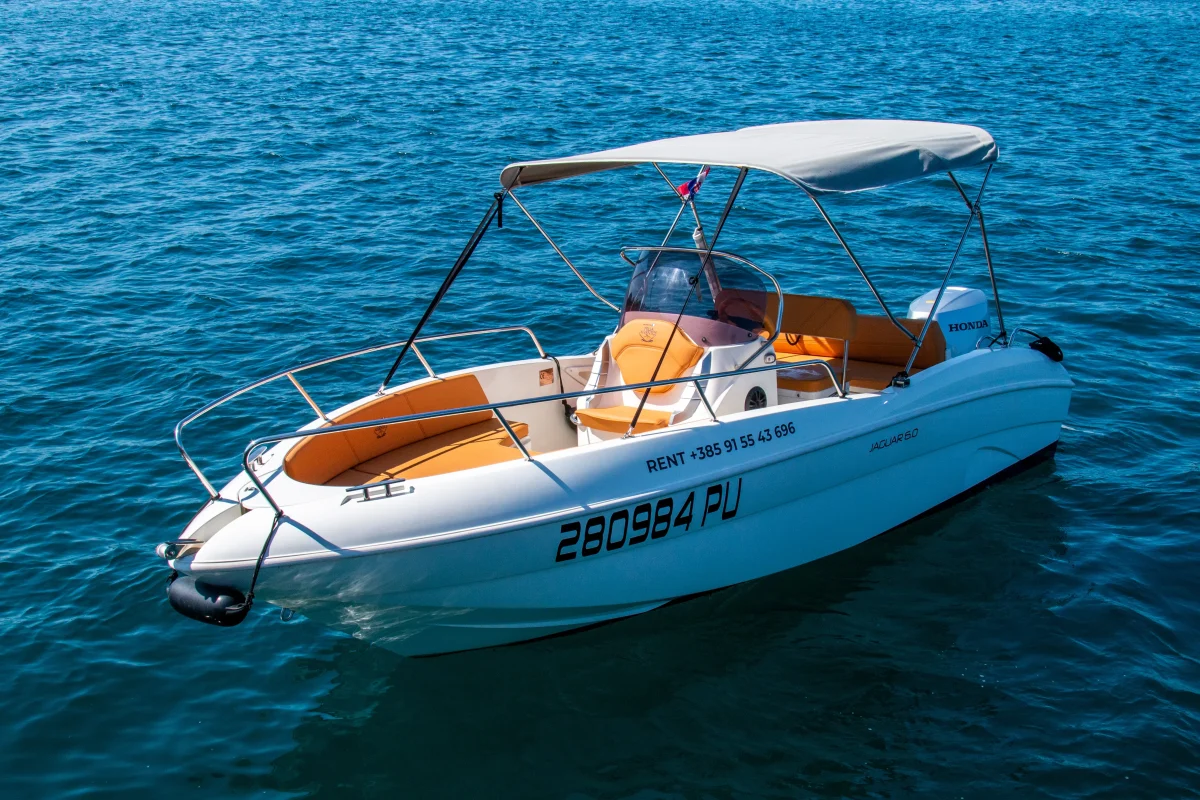 rent a boat in pula couple relaxing sea islands croatia