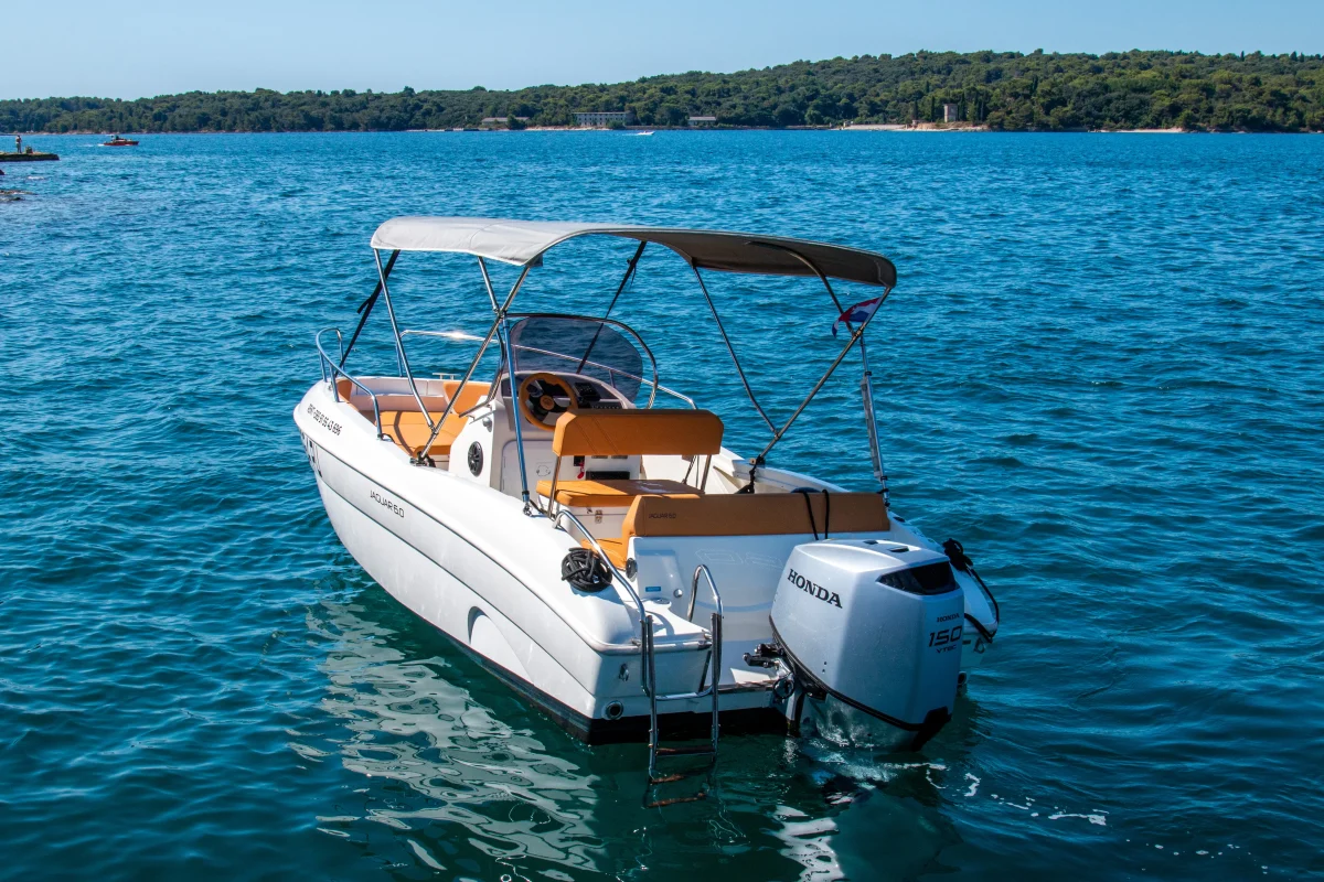 open boat rental pula