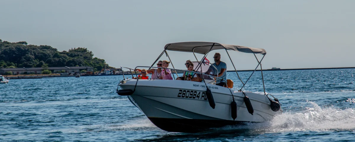 boot mieten pula familie kinder skipper rettungswesten meer