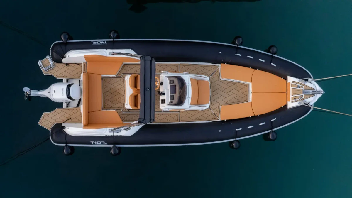8-meter RIB boat rental in Pula, Croatia