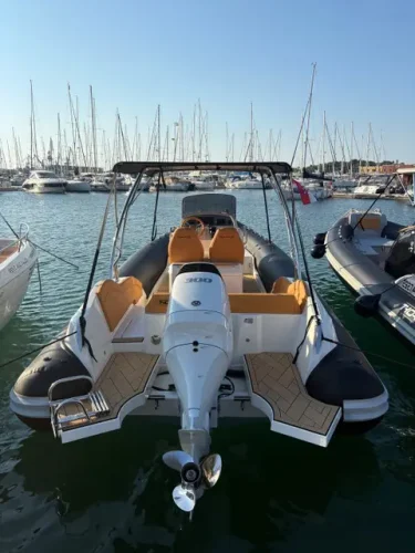 RIB boat rental Pula
